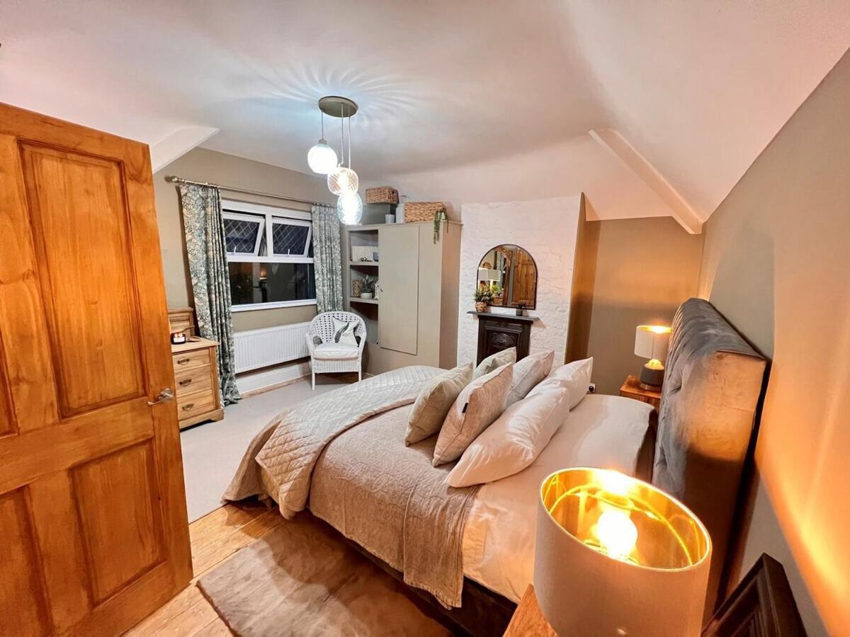 6 - Central Location - Entire House - Free Parking Merthyr Tydfil Exteriör bild