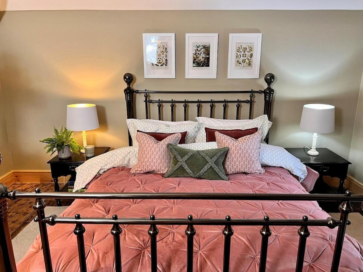 6 - Central Location - Entire House - Free Parking Merthyr Tydfil Exteriör bild