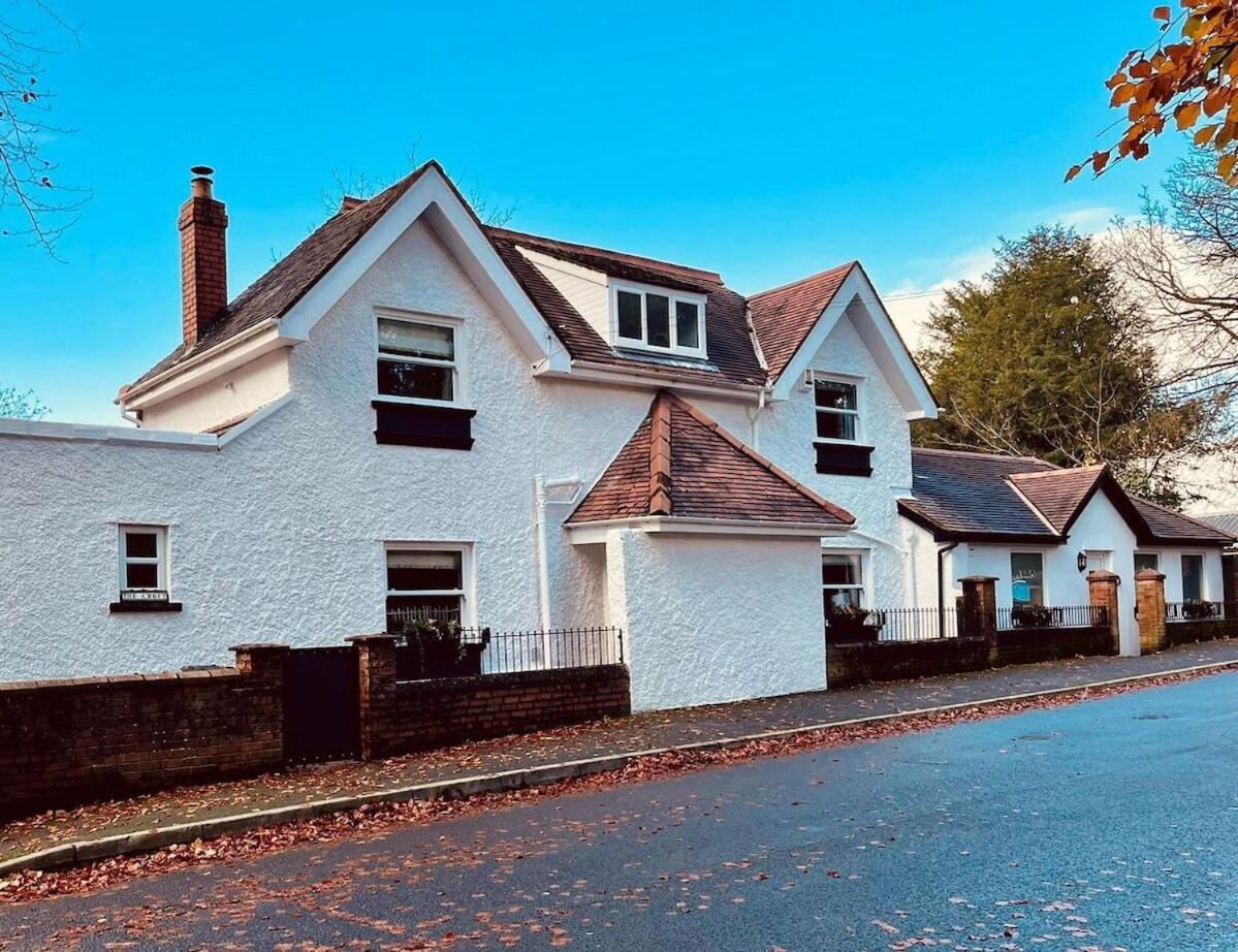 6 - Central Location - Entire House - Free Parking Merthyr Tydfil Exteriör bild
